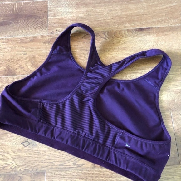 Old navy Active plum sports bra in size XXL - Picture 2 of 5